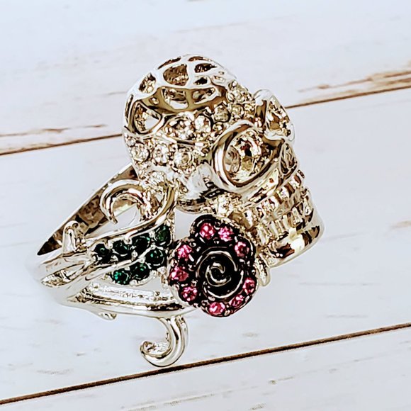 Rose & Skull Crystal Ring - Picture 6 of 6